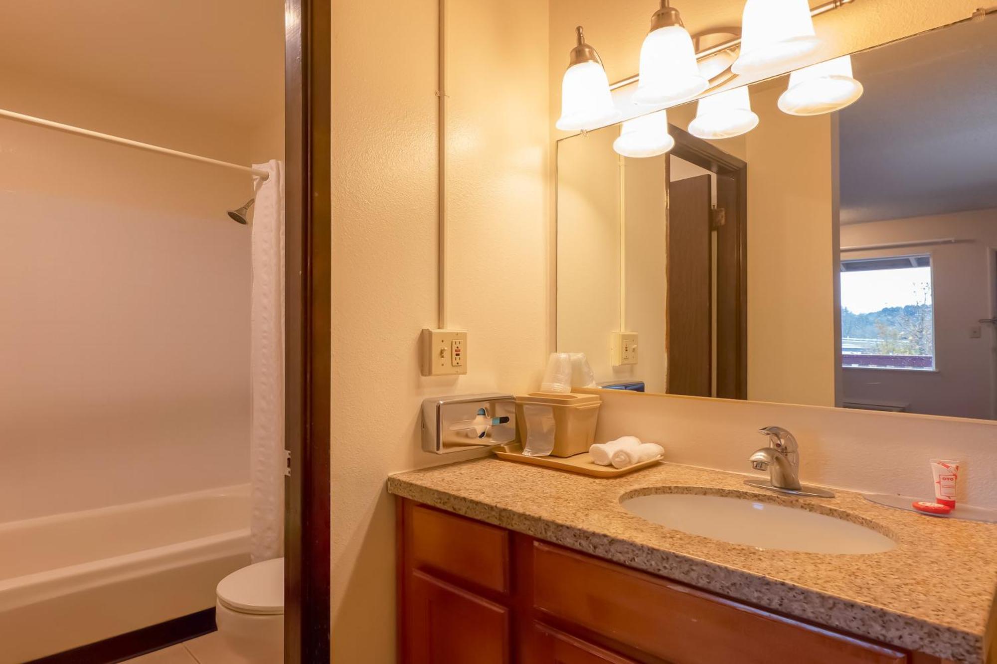 Oyo Hotel Chehalis I-5 South מראה חיצוני תמונה