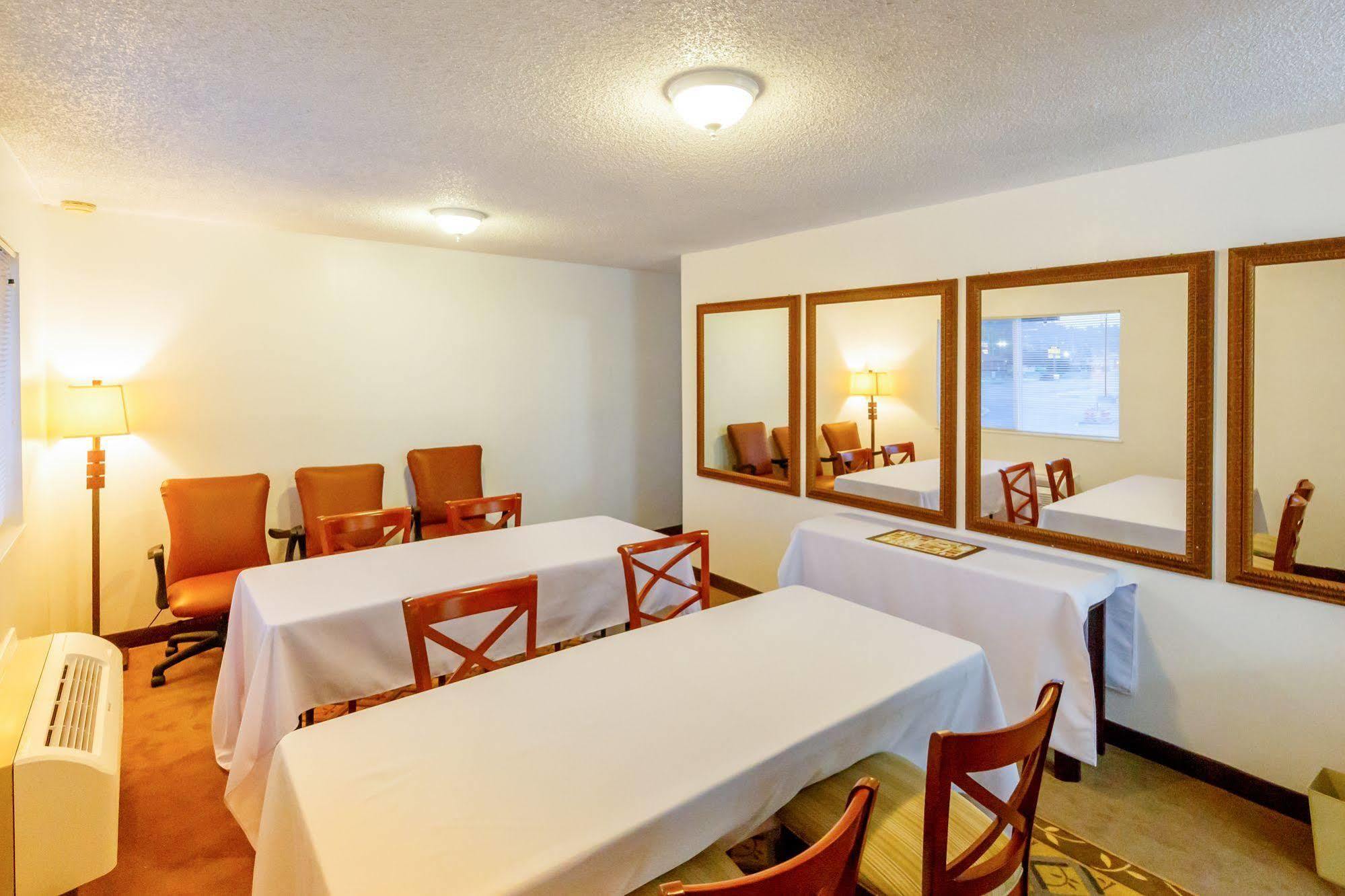 Oyo Hotel Chehalis I-5 South מראה חיצוני תמונה
